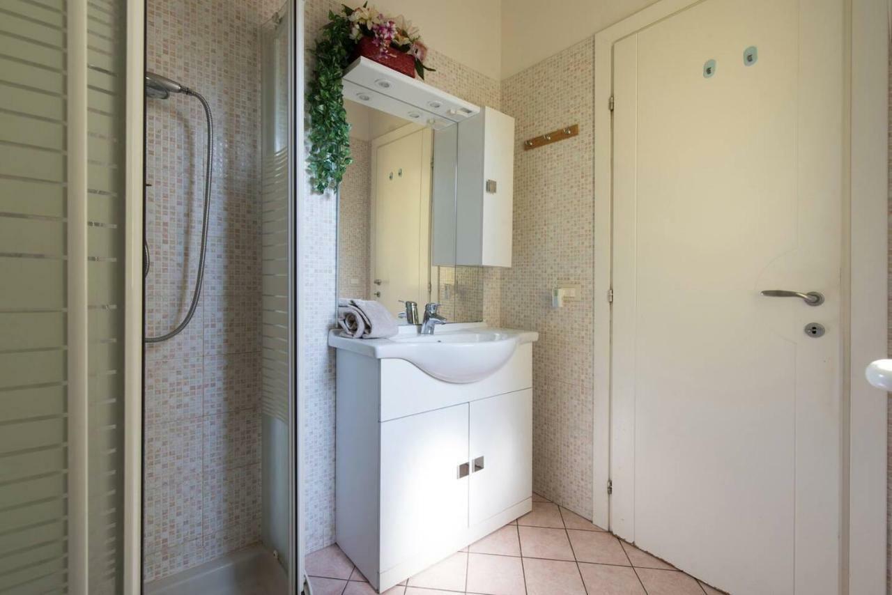 Altido Apt For 8 With Huge Terrace In Old Town Of Viareggio Exterior foto